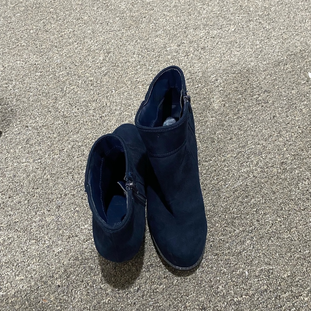 Women’s Suede Navy Booties